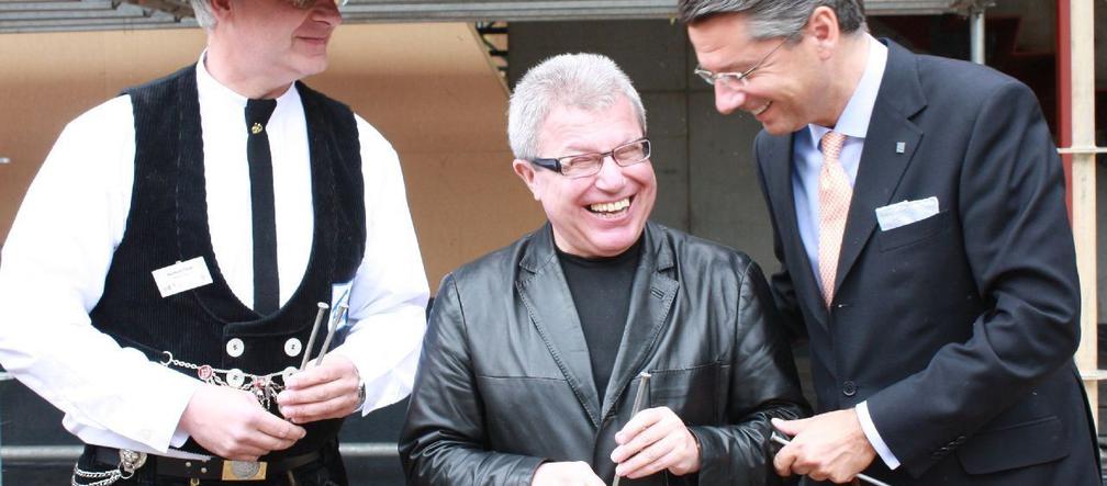 Ostatnie ustalenia dokonywane przez Ulricha Grillo i kierownika robót ciesielskich Kneppera