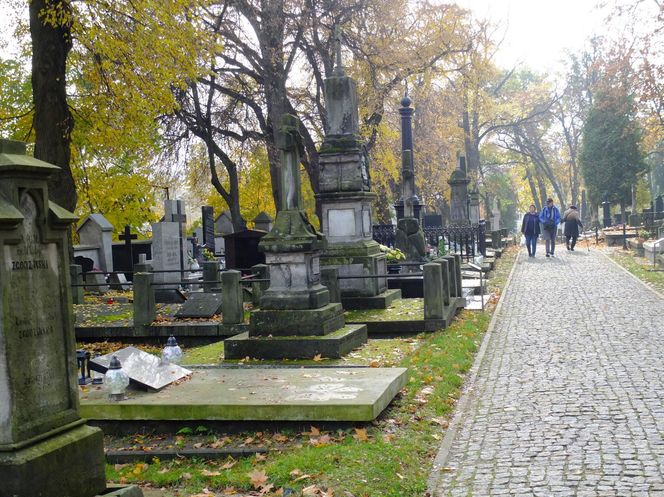 To jedna z najpiękniejszych nekropolii w Lublinie. Tutaj czuć przemijanie