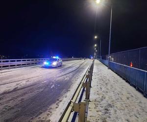 Starachowice. Zderzenie kilku samochodów na wiadukcie