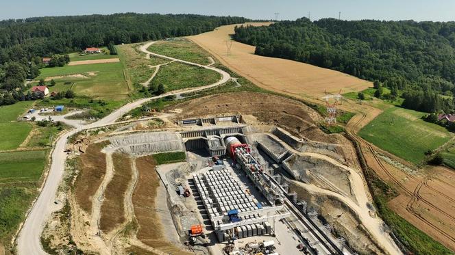 Maszyna TBM ruszyła! Rozpoczęła drążenie 2 km tunelu na S19