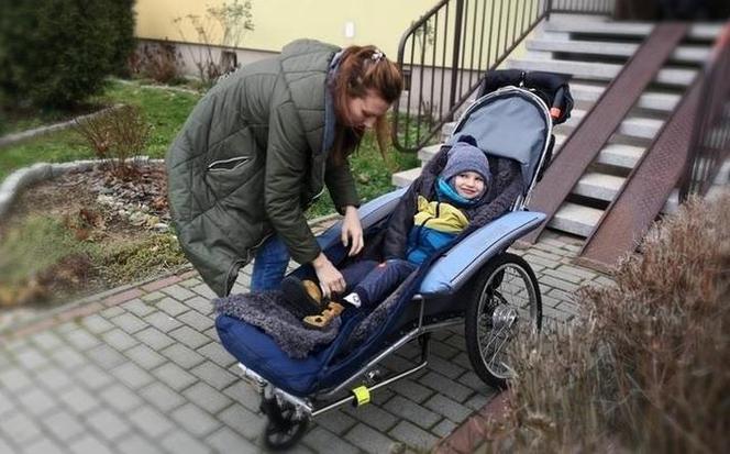 Żory: Pawełek nie chodzi i nie mówi. Przerażająca choroba małego chłopca