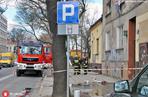 Pożar na ul. Wrocławskiej w Krakowie. Strażnicy miejscy wskoczyli w ogień ratować dwie osoby [GALERIA ZDJĘĆ]