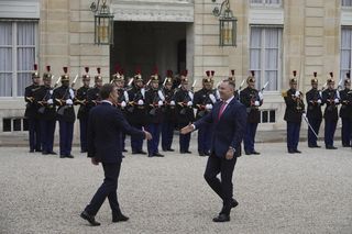 Nawrocki spotkał się z Macronem