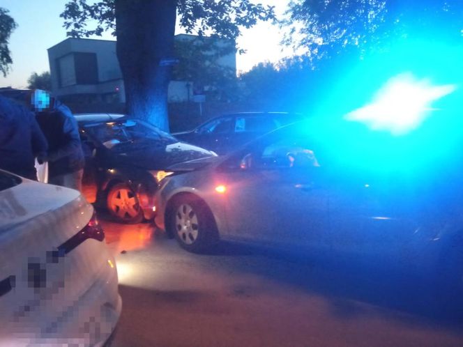 Kobra dorwała „Kaszankę”. Jechali skradzionym fordem. Czołowo wbili się w radiowóz