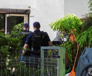Pożar i wybuchy w mieszkaniu bloku w Tychach