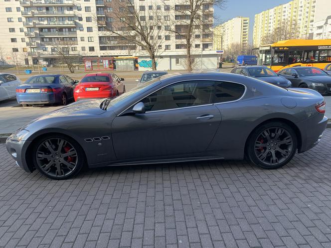 MiłyPan jeździ sportowym Maserati GranTurismo