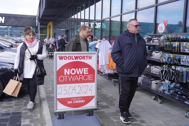 Tłumy na otwarciu Woolworth w Katowicach