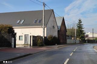 W miejscu tragedii w Wawrowie palą się znicze