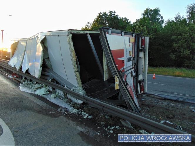   Tragedia na AOW. Kierowca zmiażdżony w kabinie