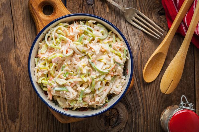 Ten jeden składnik odmieni twoją surówkę z pora. Pasuje do każdego dania