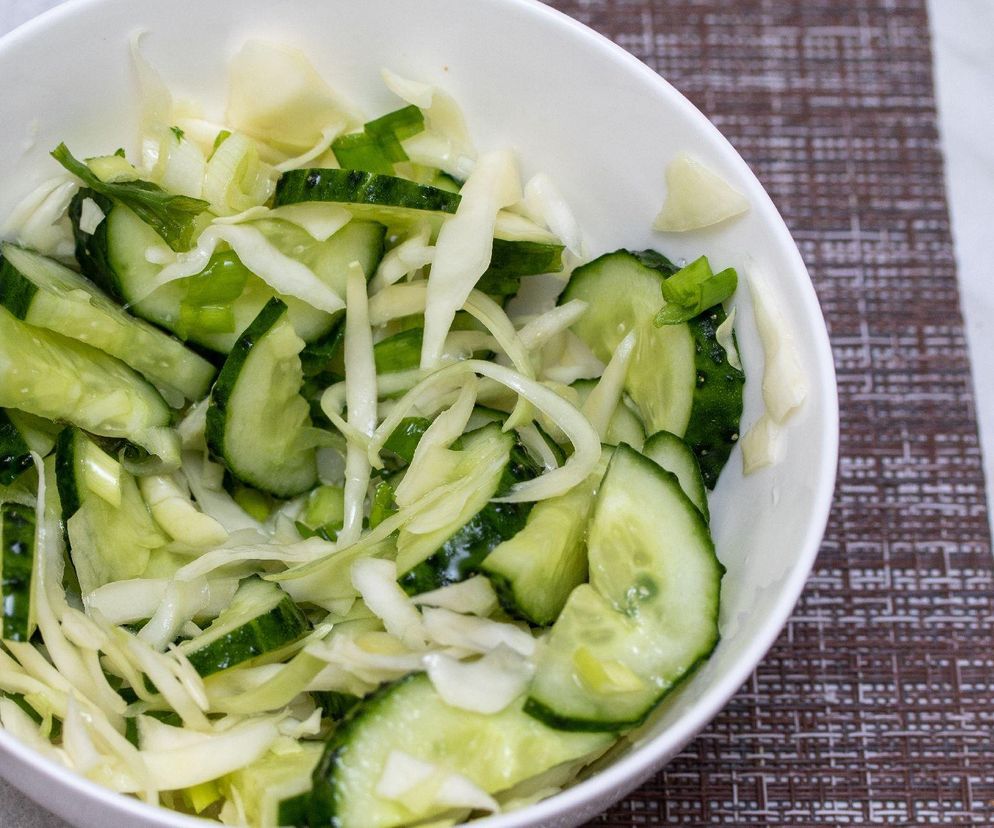 surówka z ogórków kiszonych