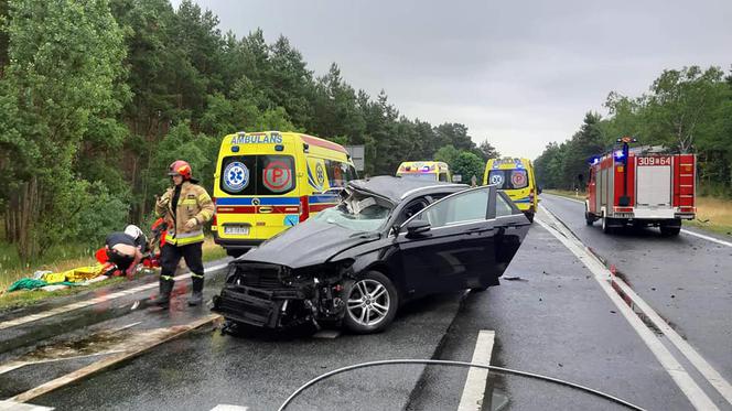 Wypadek na DK 10 w Solcu Kujawskim. Trzy osoby poszkodowane [ZDJĘCIA]