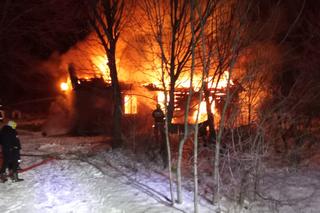 Lubelskie. Nad ranem dom stanął w ogniu. W pogorzelisku znaleziono zwłoki mężczyzny