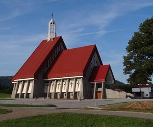 To dawna wieś rycerska w Małopolsce. Znajduje się w niej słynny kamieniołom 