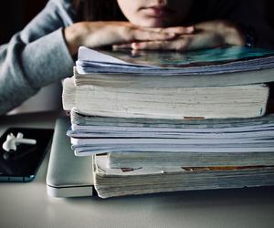 Najbliższe dni wolne od szkoły 2022 - kiedy wypadają? Uczniów czeka odpoczynek!