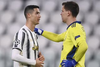 Ujawnili rozmowę Szczęsnego z Ronaldo po meczu. To zdanie stało się hitem w sieci, Portugalczyk nie mógł wyjść z podziwu