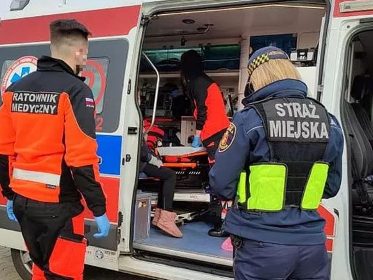 Pijana bezdomna kobieta w ciąży w ciężkim stanie zabrana do szpitala. To mogło zakończyć się tragedią! 