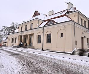 Wielka rewolucja dla pasażerów lotniska w Modlinie. To koniec koszmaru?! Jest decyzja