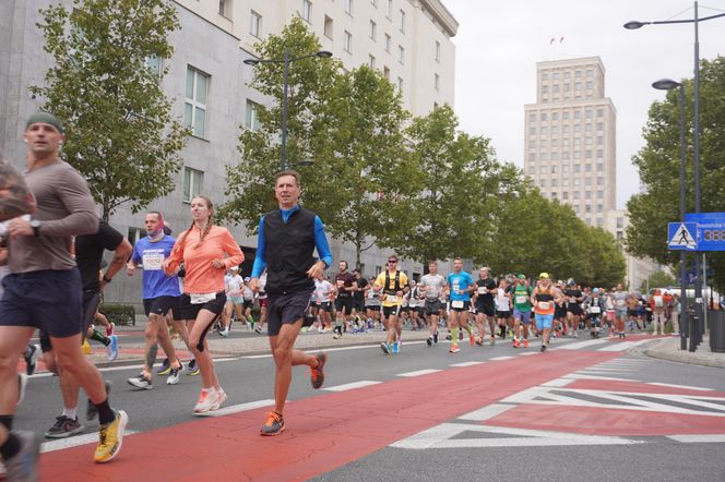 Uczestnicy Maratonu Warszawskiego 2025