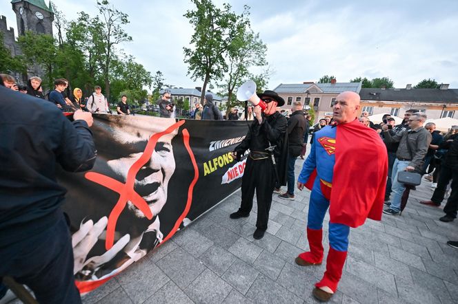 Debata Telewizji Republika w Końskich przed II turą wyborów prezydenckich