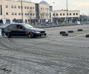 Finał WOŚP w Olsztynie. Występy artystyczne w Kortosferze i driftowanie na parkingu UWM