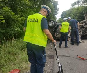 Tragedia pod Częstochową. Nie żyje 39-letni kierowca, jego brat walczy o życie w szpitalu