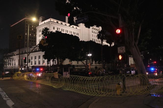 Protesty w Los Angeles coraz silniejsze. Emocje podsycają fałszywe zdjęcia i teorie spiskowe