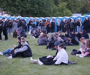 Tłum studentów bawił się pierwszego dnia Juwenaliów Politechniki Lubelskiej 2025