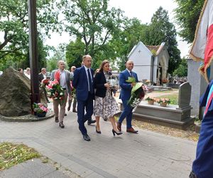 Pamięć o powstańcach żyje w Ostrzeszowie. Ulicami miasta przeszedł Marsz Pamięci [ZDJĘCIA]