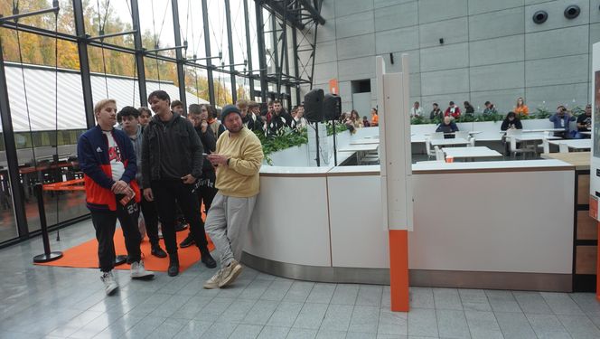 Tłumy na otwarciu Popeyes w Olsztynie. Rekordzista czekał w kolejce ponad 20 godzin