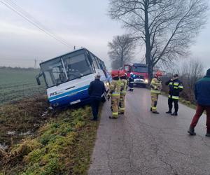 Wypadek autobusu szkolnego w Gąsiorowie