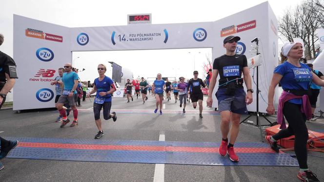 Warszawiacy pobiegli w maratonie
