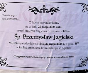 Zgierz. Kilkaset nekrologów dwóch radnych miejskich. To Przemysław Jagielski i Łukasz Frątczak [ZDJĘCIA].