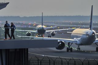 Samoloty do Niemiec odwołane i przekierowane. Lotnisko Katowice Airport w Pyrzowicach ogłasza utrudnienia