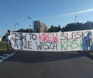 Protest górników w Jastrzębiu-Zdroju. Blokują kluczowe rondo i główne drogi