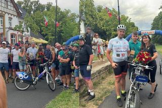 Zrobił to!  Policjant Sebastian Nowacki przejechał na rowerze miejskim ponad 1057 km bez snu!