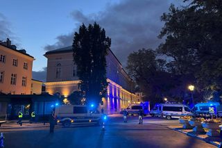  Atak siekierą na UW