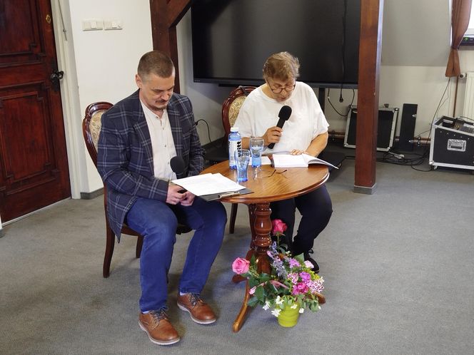 Uczestnicy wydarzenia mogli posłuchać o dotychczasowych dokonaniach literackich Renaty Chojeckiej