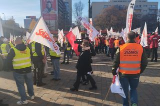 Tysiące związkowców na ulicach. Padły słowa o „zbrodniczej ideologii”