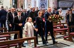 Nawroccy przy grobie papieża Polaka