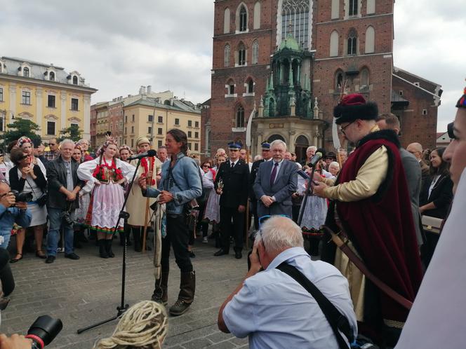 Mongolska strzała pokoju trafiła do Krakowa.