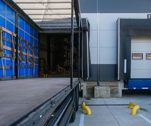 Rampa przeładunkowa i jej rola w optymalizacji doków