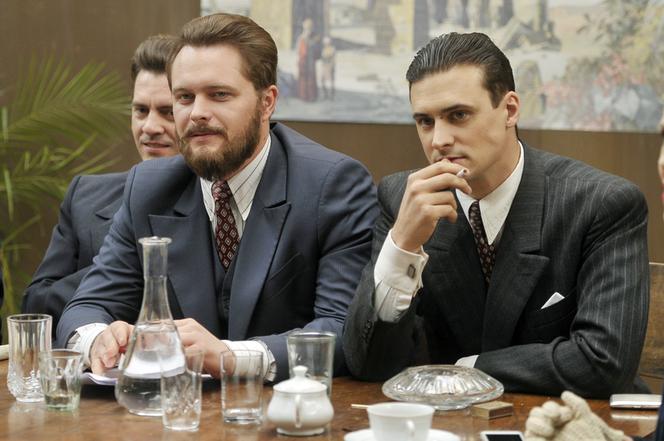 Bodo. Eugeniusz Bodo (Tomasz Schuchardt), Adam Brodzisz (Mateusz Damięcki)