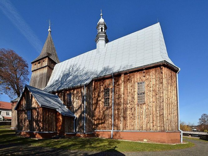 Święcany - wieś, którą posiadali rycerze. Na prawie niemieckim założył ją król Kazimierz Wielki 