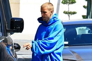 Justin Bieber palił jointa obok syna? Dziecko ma niecały rok! Internet grzmi