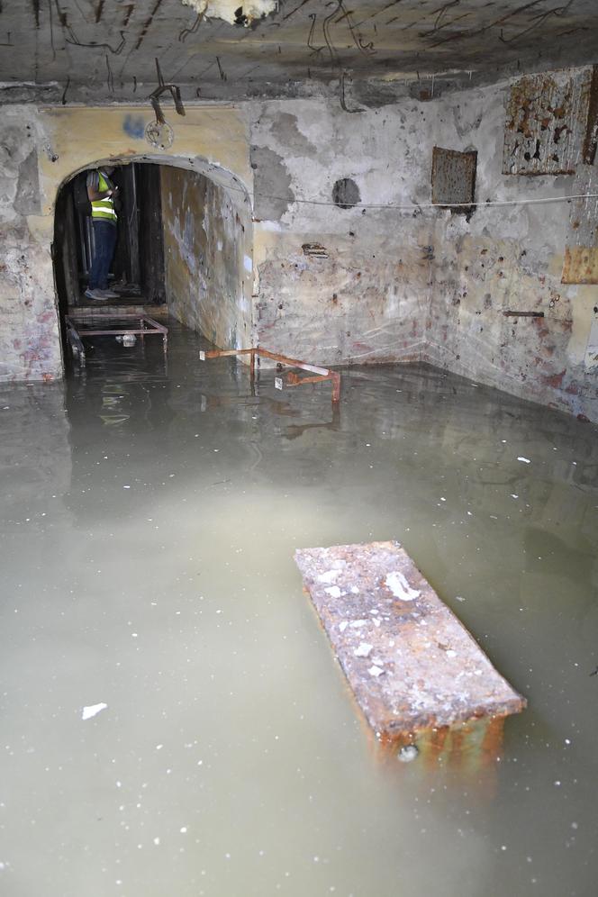 Tajne tunele zalane wodą. Przełomowe odkrycie w centrum Warszawy. Zdjęcia ujawniają prawdę