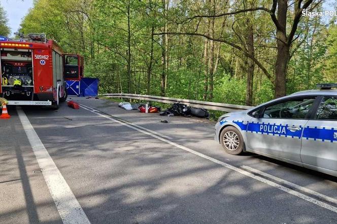 Śląskie: Tragiczny bilans wypadku motocyklowego w Lyskach. Dwie osoby nie żyją. W szpitalu zmarł 40-latek
