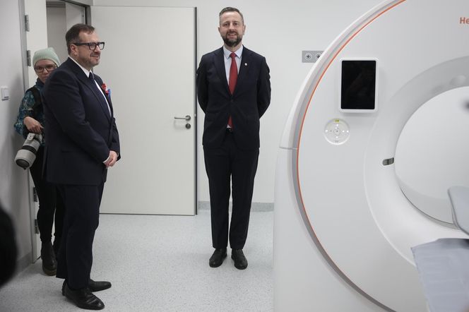 Nowoczesny tomograf w krakowskim szpitalu wojskowym. Sprzęt z funduszy KPO zaprezentował szef MON