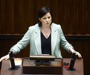 Kaja Godek zaatakowała w Sejmie transpłciową dziennikarkę! Proszę się odsunąć, bo się brzydzę