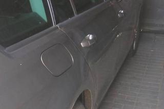 Ciągnęli rowerzystkę za samochodem aż upadła. 17-latka w ciężkim stanie